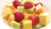canteloupe-pineapple-and-strawberry-salad-800x532